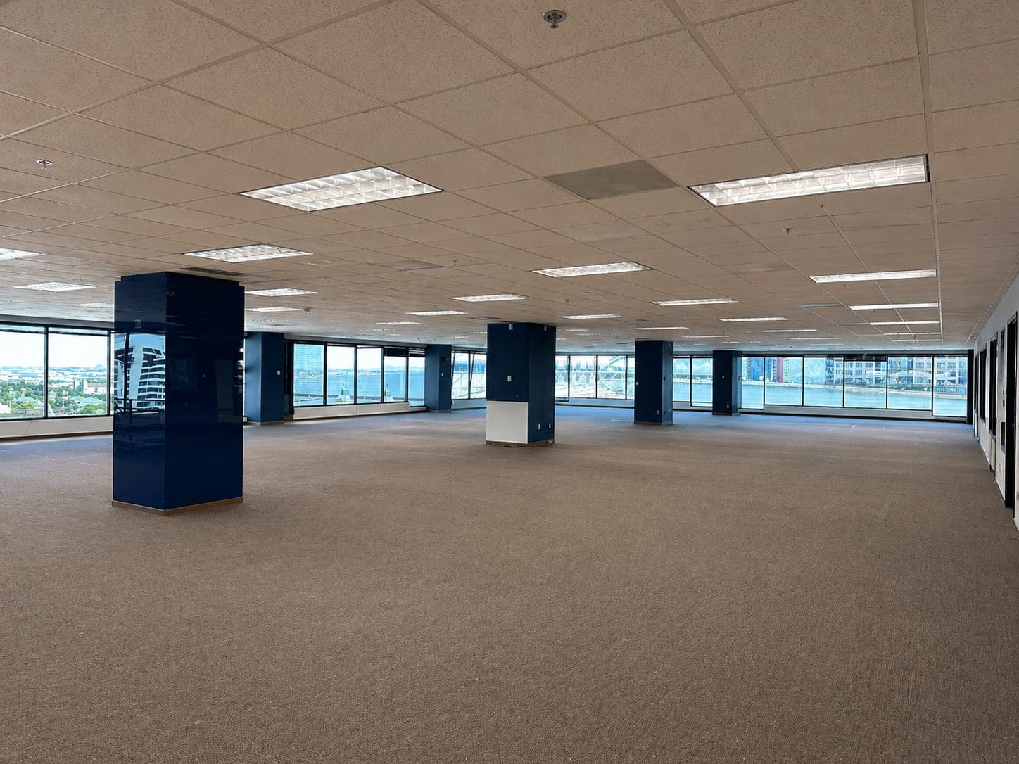 Suite 800 photo 2